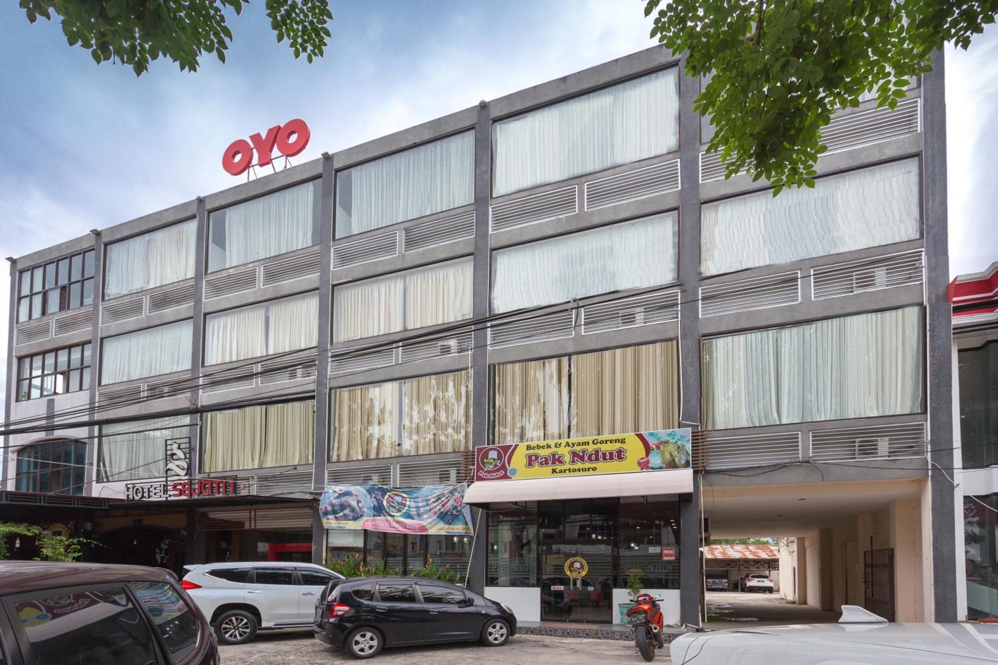 Oyo 663 Hotel Sejati Balikpapan  Exterior photo
